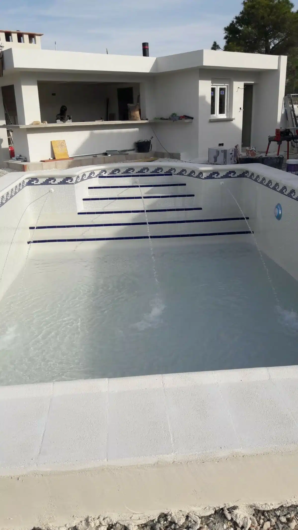 Piscine en béton Sud construction extension